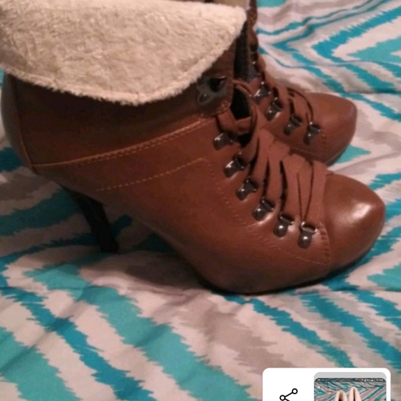 Boots - Picture 3 of 3